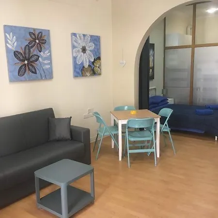 Victoria Studio Apartment *